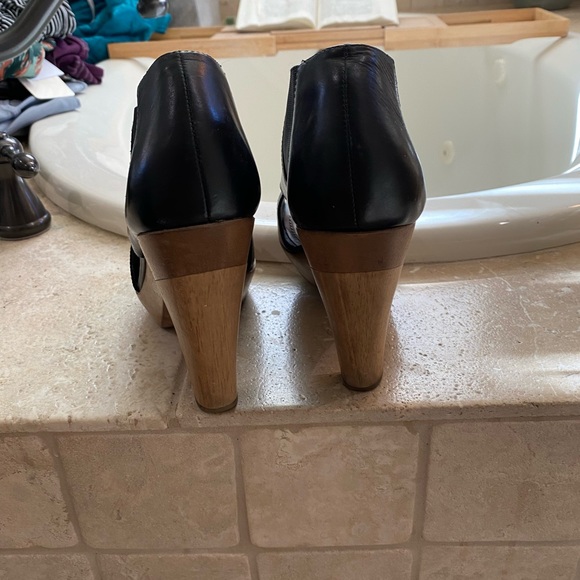 Theory Wooden Platform Sandals - Picture 6 of 6